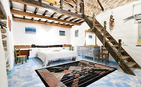 La pergola (old house)
